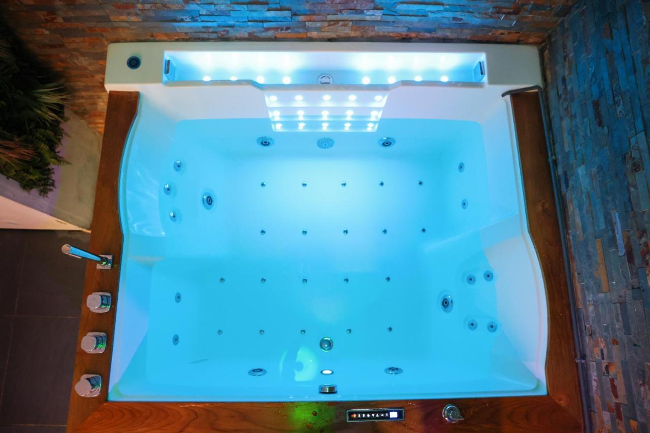 Les Bulles Medievales - Appartement Dedie Au Bien Etre Avec Spa - Netflix Et Wifi - Climatisation Carcassonne Bagian luar foto